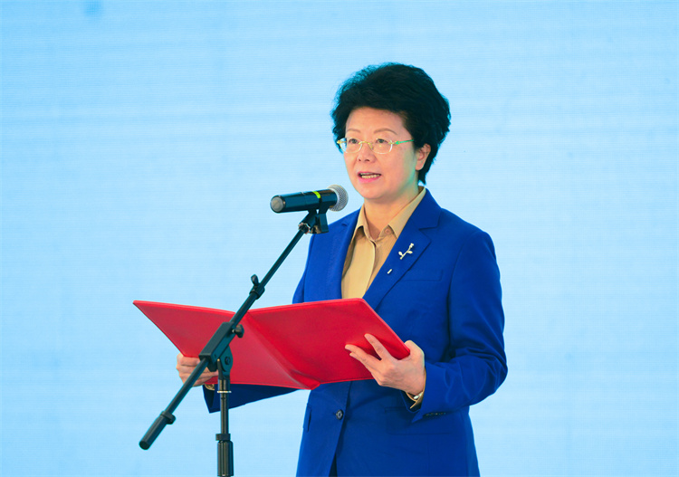 5 寧波市政協副主席、中共寧波市鎮海區委書(shu) 記林雅蓮致辭.jpg