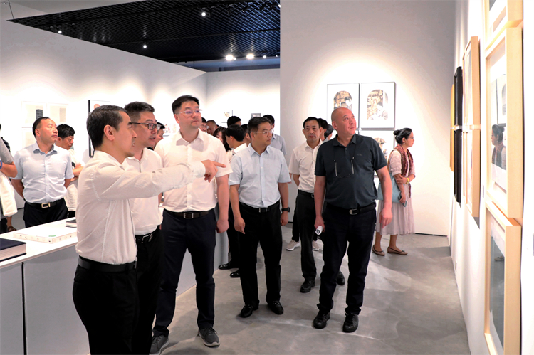 9 參觀展覽.JPG