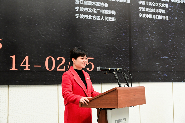 6 蔡建萍主持開幕式.jpg