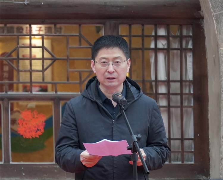 屈健書(shu) 記.jpg
